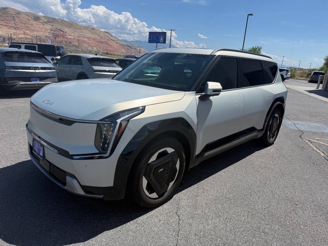 Used 2024 Kia EV9 Land AWD/4WD image 2