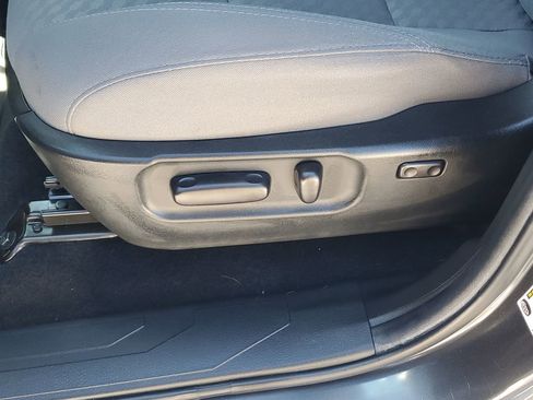 Used 2022 Toyota Tacoma SR5 w/ Technology Package image 19