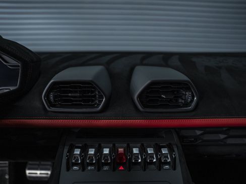 Used 2024 Lamborghini Huracan STO RWD image 42