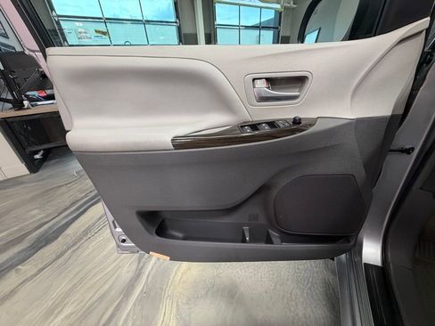 Used 2017 Toyota Sienna XLE w/ XLE Navigation Package image 55