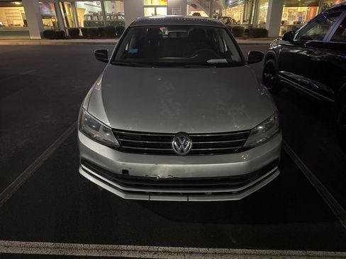 Used 2016 Volkswagen Jetta SE image 8