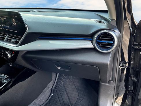 Used 2025 Chevrolet Trax LT w/ Driver Confidence Package image 18