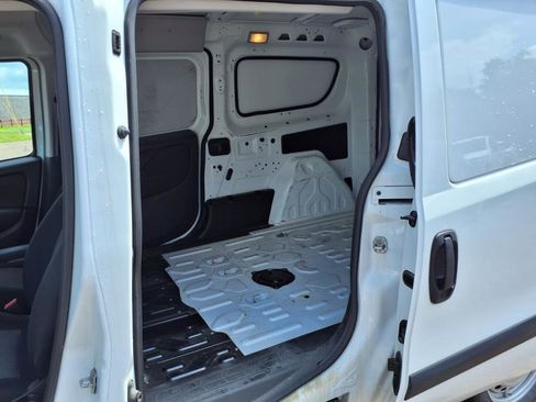 Used 2022 RAM ProMaster City Tradesman image 11