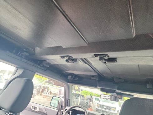 New 2025 Ford Bronco 4-Door image 22