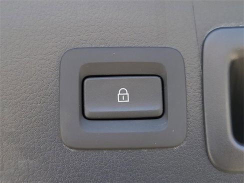 Certified 2025 MAZDA CX-30 AWD 2.5 S w/ Preferred Package image 12