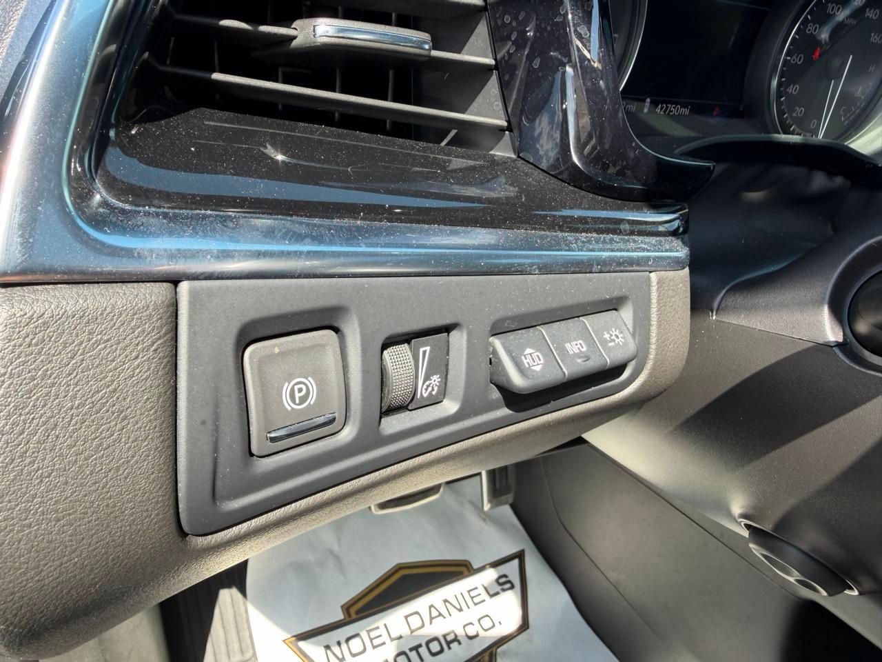 Used 2023 Cadillac XT6 Sport w/ LPO, ONYX Package AWD/4WD image 19
