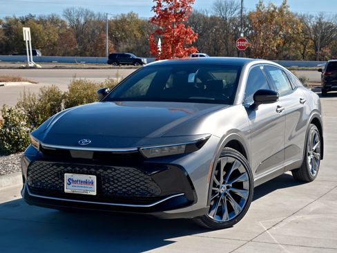 New 2026 Toyota Crown Limited image 2