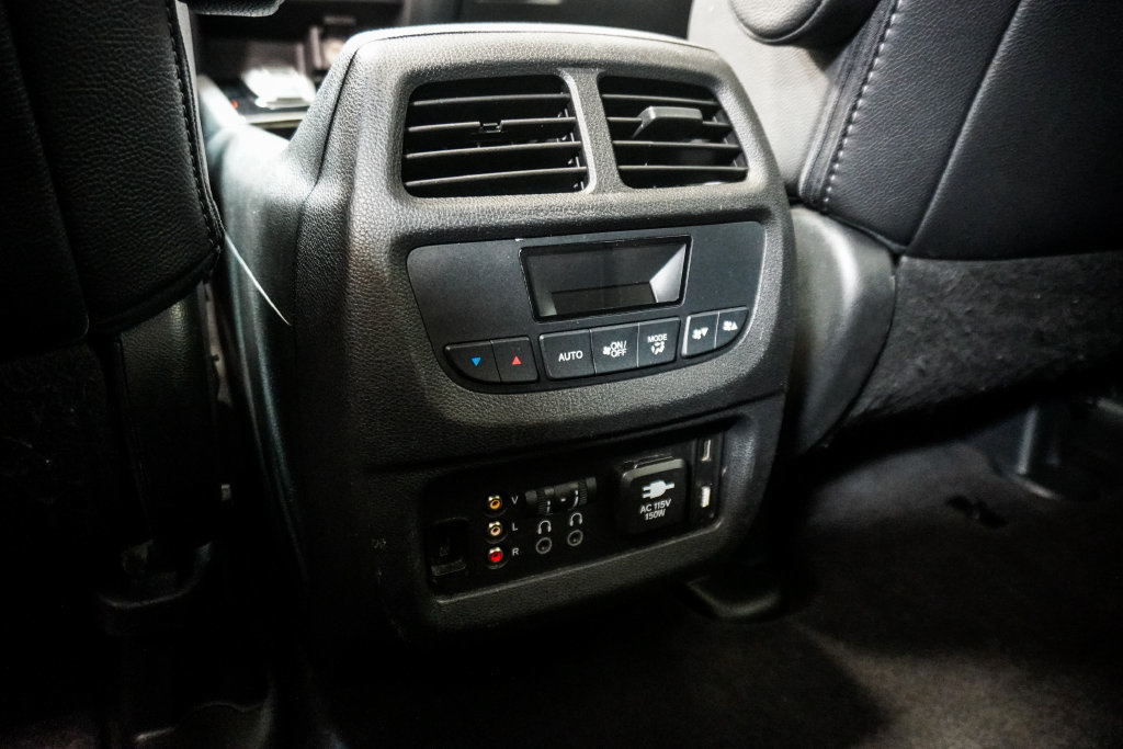 Used 2017 Honda Pilot Touring image 11