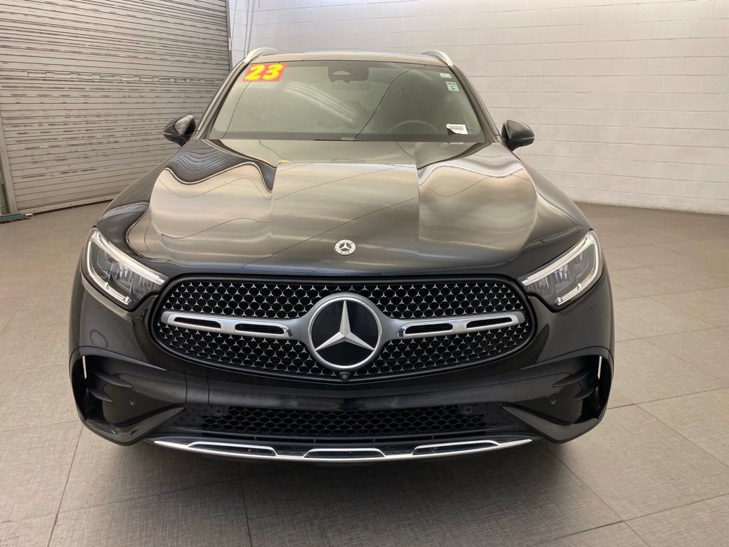 Used 2023 Mercedes-Benz GLC 300 image 3
