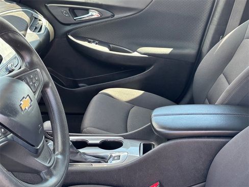 Certified 2024 Chevrolet Malibu LT image 11