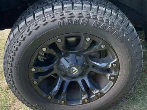 Used 2015 Ford F150 Platinum w/ Equipment Group 701A Luxury AWD/4WD image 17