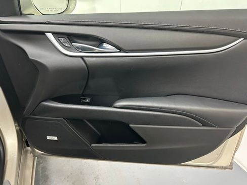 Used 2014 Cadillac XTS image 24