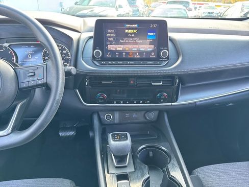 Used 2022 Nissan Rogue SV image 17