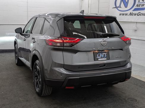 Used 2024 Nissan Rogue SV image 20