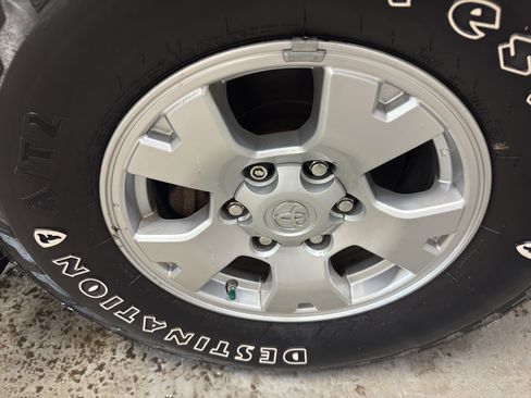 Used 2015 Toyota Tacoma 4x4 Double Cab image 33