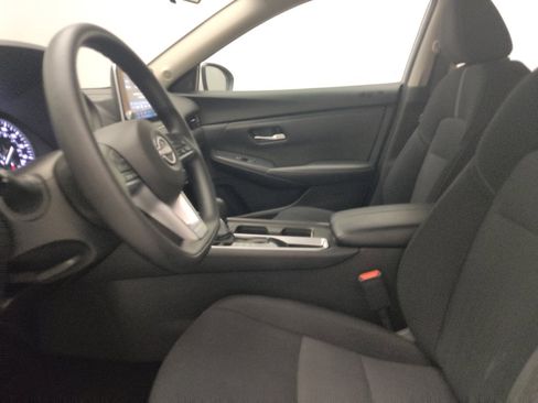 Used 2024 Nissan Sentra SV FWD image 17