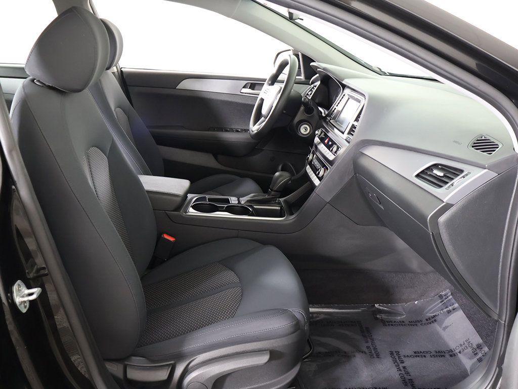 Used 2018 Hyundai Sonata SE FWD image 29
