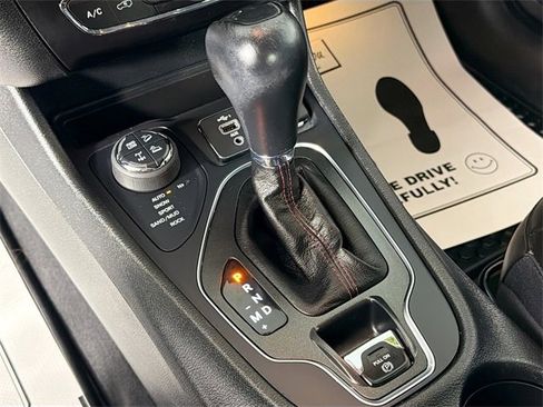 Used 2022 Jeep Cherokee Trailhawk w/ Trailer Tow Group image 16