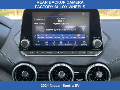 Used 2024 Nissan Sentra SV image 4