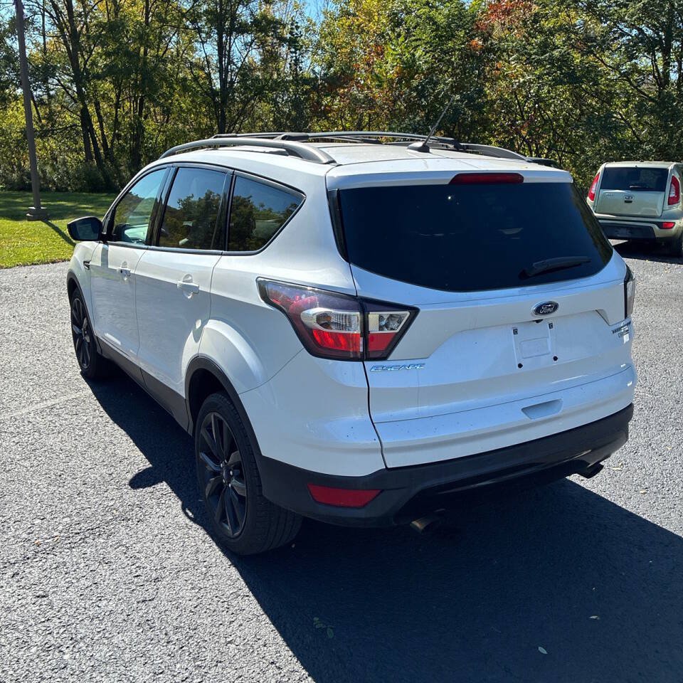 Used 2017 Ford Escape Titanium AWD/4WD image 3