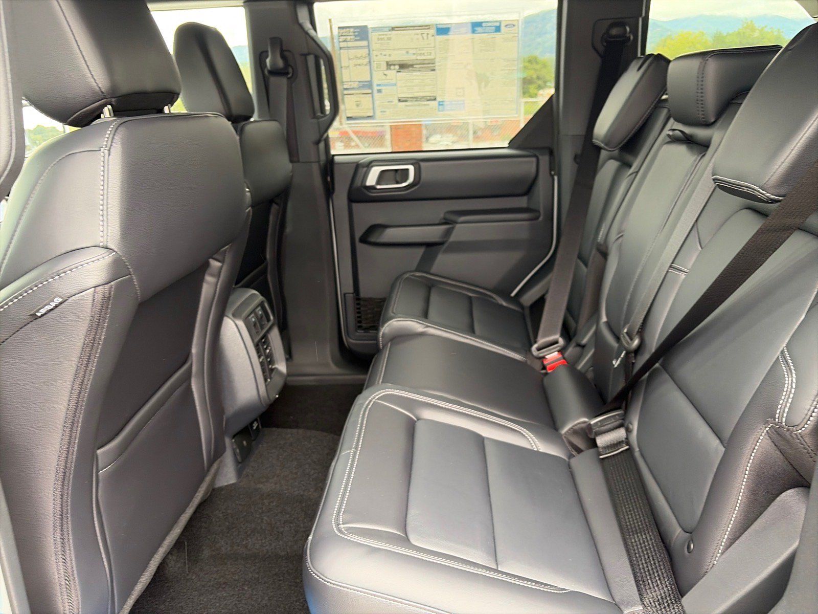 New 2026 Ford Bronco Outer Banks w/ Sasquatch Package AWD/4WD image 18