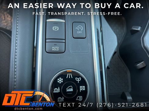 Used 2025 Nissan Pathfinder SL AWD/4WD image 13