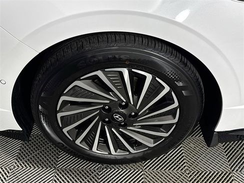 Certified 2025 Hyundai Sonata Limited image 4