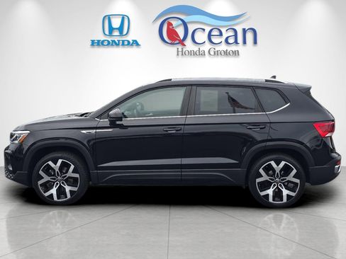 Used 2022 Volkswagen Taos SEL image 7