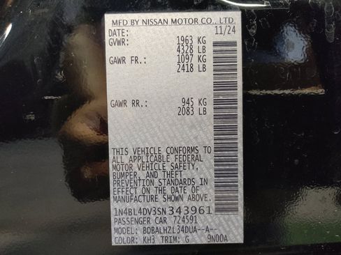 Used 2025 Nissan Altima 2.5 SV FWD image 33
