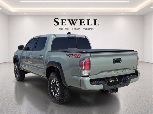 Used 2023 Toyota Tacoma TRD Off-Road w/ Technology Package AWD/4WD image 3