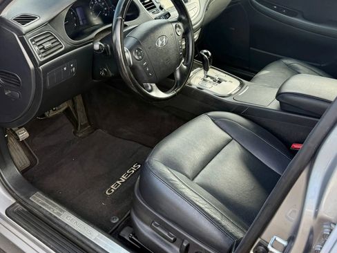 Used 2012 Hyundai Genesis 3.8 w/ Premium Pkg image 12