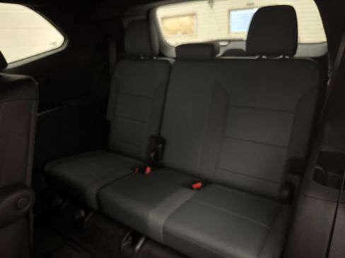 Used 2025 GMC Acadia AT4 w/ LPO, Floor Liner Package AWD/4WD image 57
