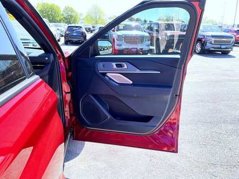 Used 2025 Ford Explorer ST w/ Sun And Sound Package AWD/4WD image 16