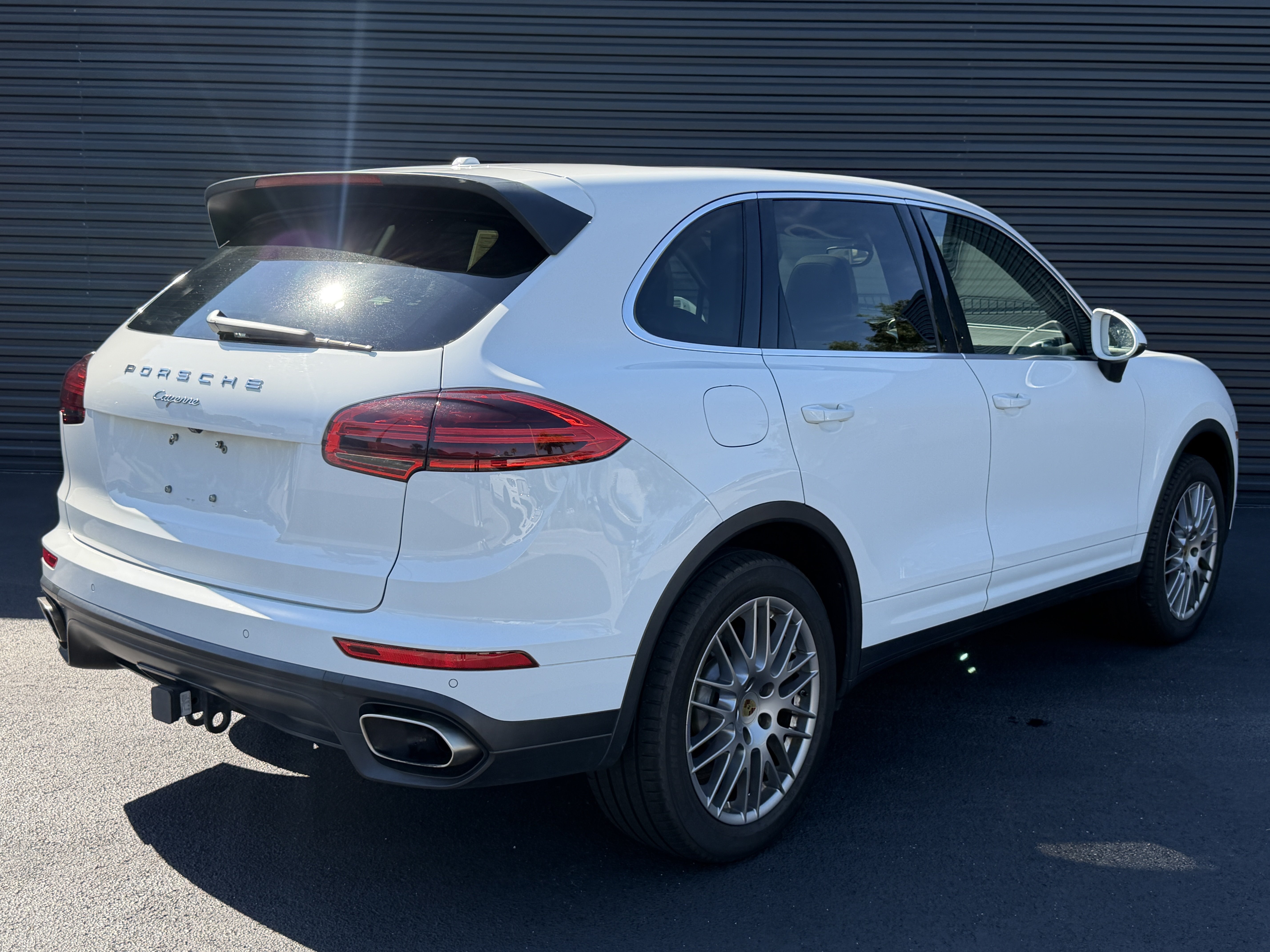 Used 2016 Porsche Cayenne AWD/4WD image 9
