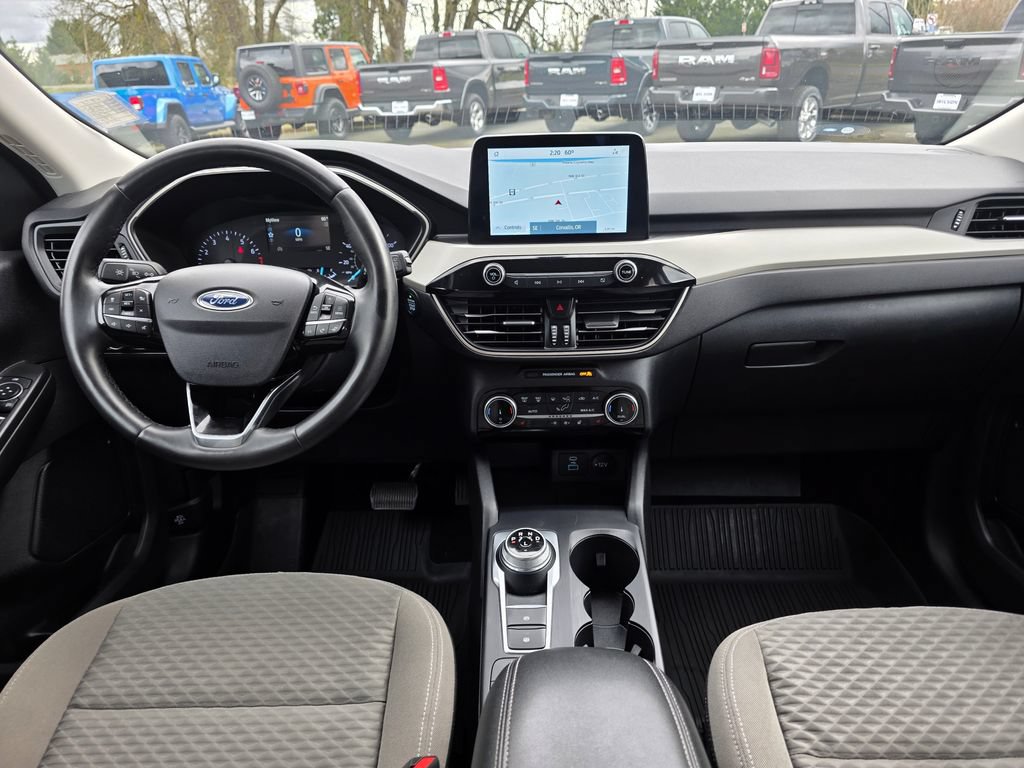 Used 2022 Ford Escape SE w/ SE Sport Appearance Package AWD/4WD image 5