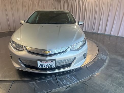Used 2017 Chevrolet Volt LT image 2