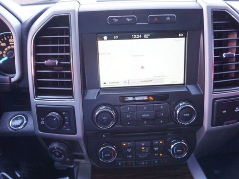 Used 2018 Ford F150 Lariat image 31