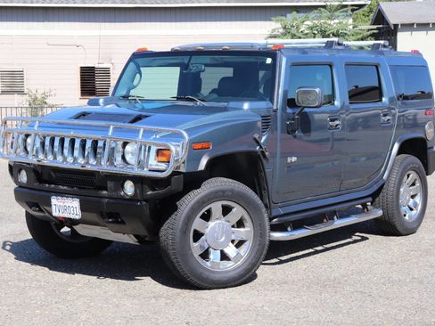 Used 2005 HUMMER H2 w/ Preferred Equipment Group image 4