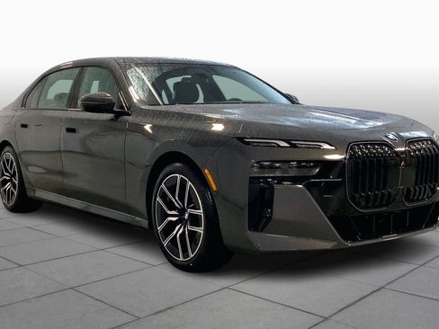 Used 2026 BMW 740i xDrive AWD/4WD image 2