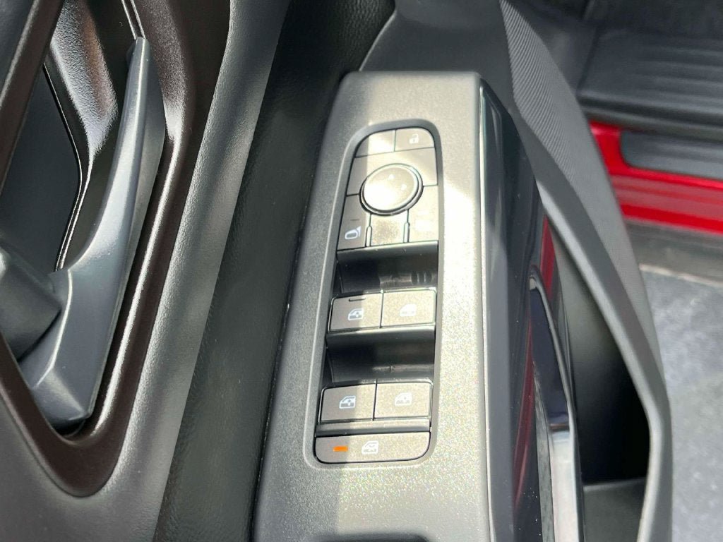 Used 2026 Nissan Pathfinder SV FWD image 27