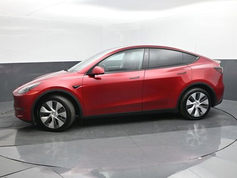Used 2024 Tesla Model Y Long Range image 2