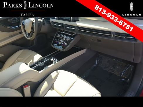 Certified 2022 Lincoln Corsair Standard w/ Equipment Group 101A image 10