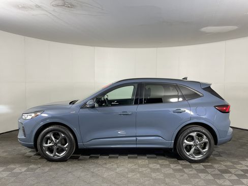 Used 2024 Ford Escape ST-Line Select w/ Tech Pack #2 image 3