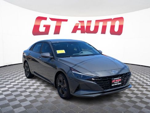 Used 2023 Hyundai Elantra SEL FWD image 1