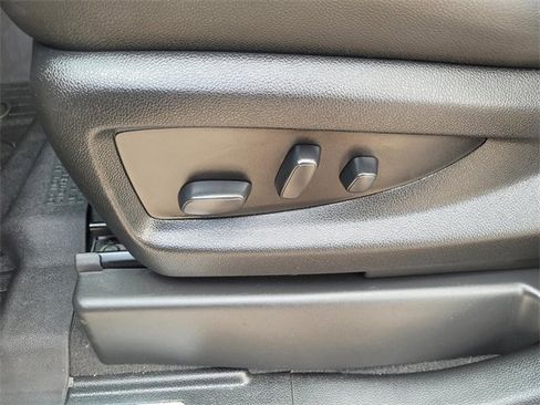 Used 2020 Chevrolet Suburban Premier image 25