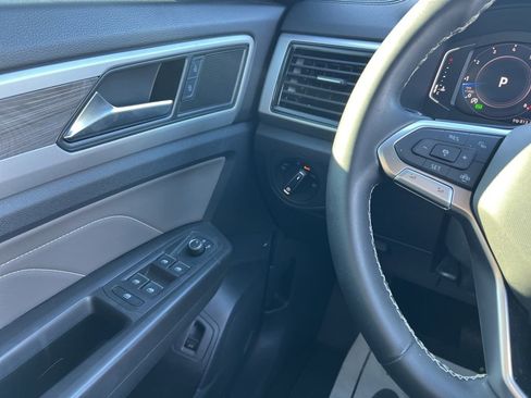 Used 2023 Volkswagen Atlas Cross Sport SE w/ Panoramic Sunroof Package image 19