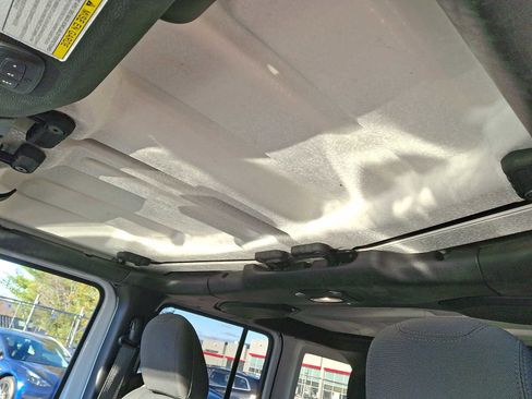 Used 2018 Jeep Wrangler Unlimited Sport S image 10