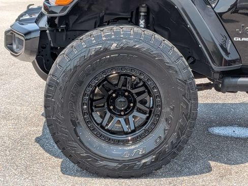 Used 2021 Jeep Gladiator Overland AWD/4WD image 11