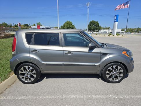 Used 2012 Kia Soul ! image 2