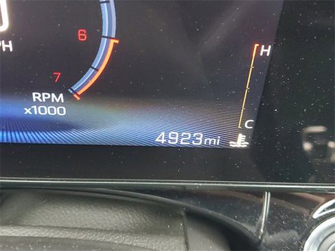 Certified 2025 Chevrolet Trax RS w/ Driver Confidence Package image 20